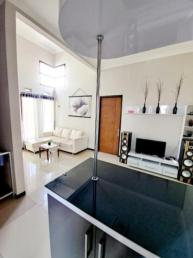 Villa Petit Tour บาตู ภายนอก รูปภาพ